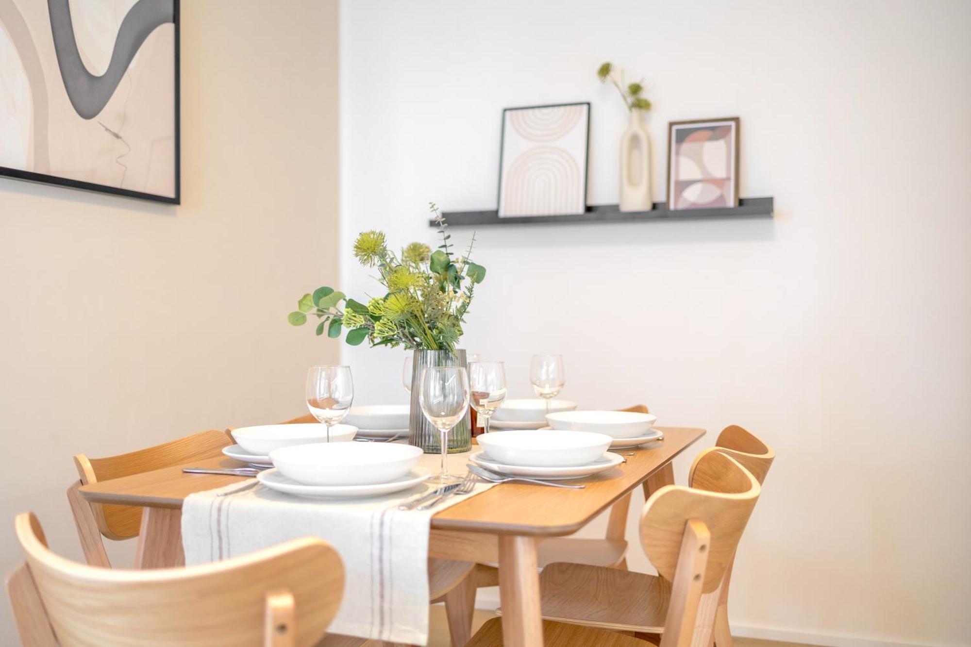 Lägenhet Bright 2br - 8th Floor, Balcony, Free Parking - By Gravity